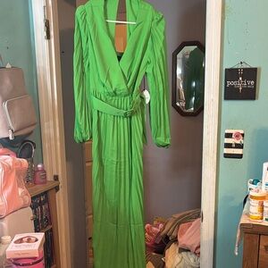 NWT Vibrant Green Long Sleeve Maxi Dress With Belt Size Large